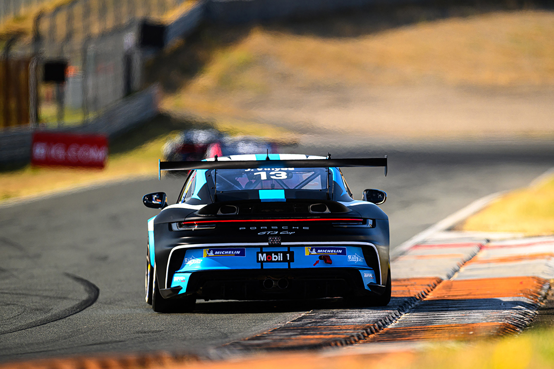 Joan Vinyes (Porsche 911 GT3 Cup) posa rumb als Països Baixos.